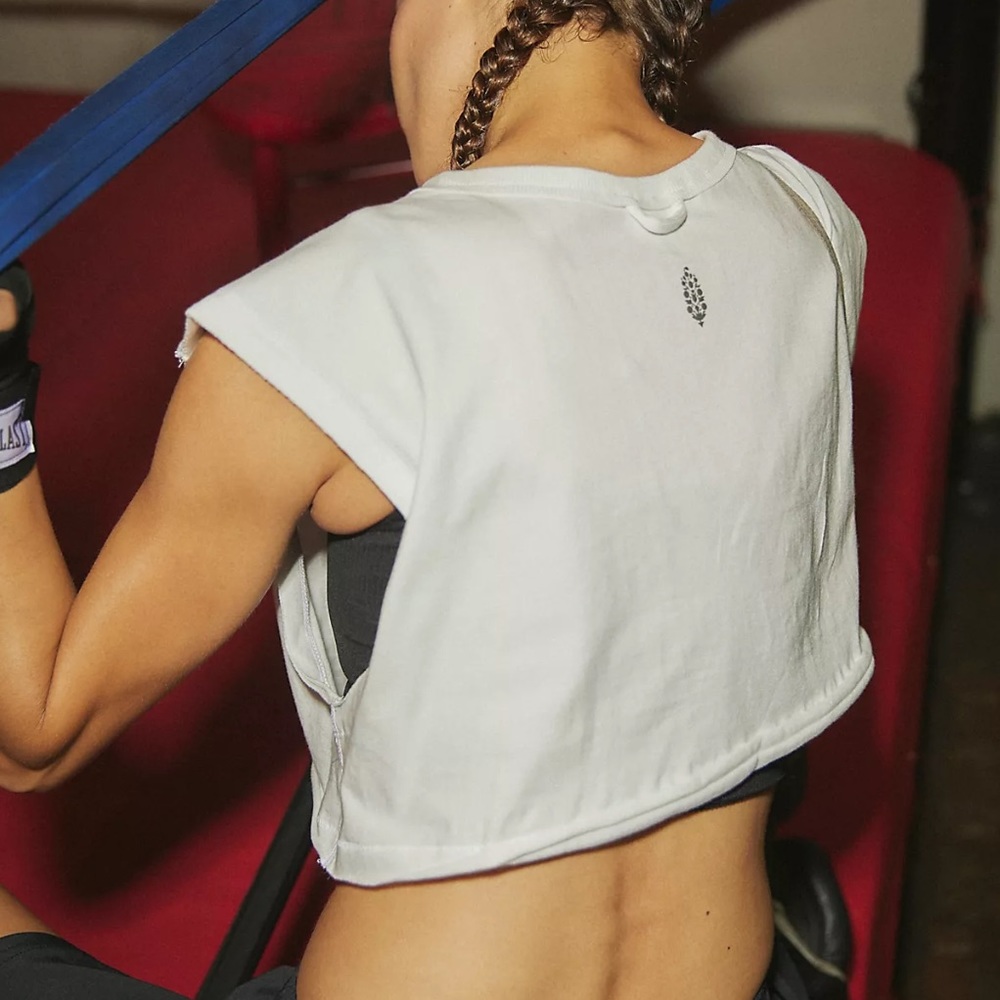 Free People Hot Shot Super Crop Tee In White. NWOT! Sz M